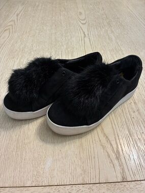 Women’s Sam Edelman Pom-Pom Suede Sneaker Shoes (Black/White)
